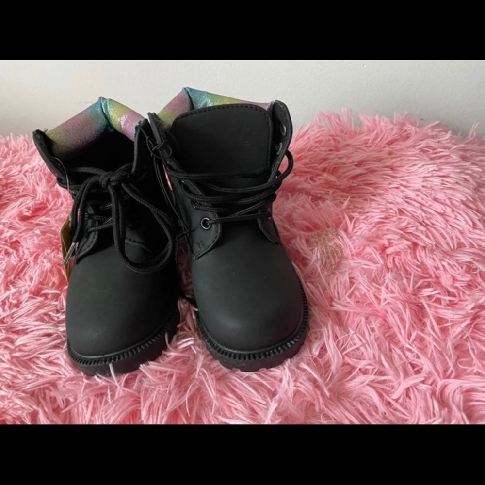 Size 2 Rainbow boots - Picture 3 of 3